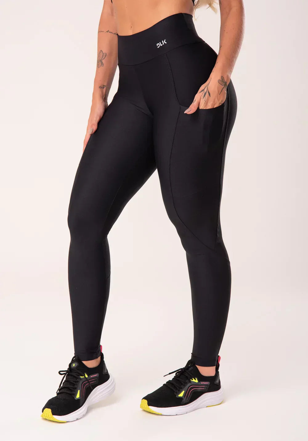 Conjunto Calça legging + Top preta com bolso básica