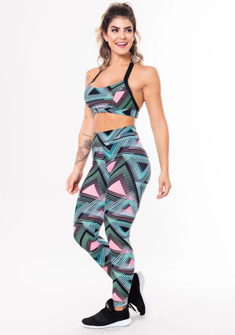 Conjunto fitness match poliamida estampado triângulos (top+calça)