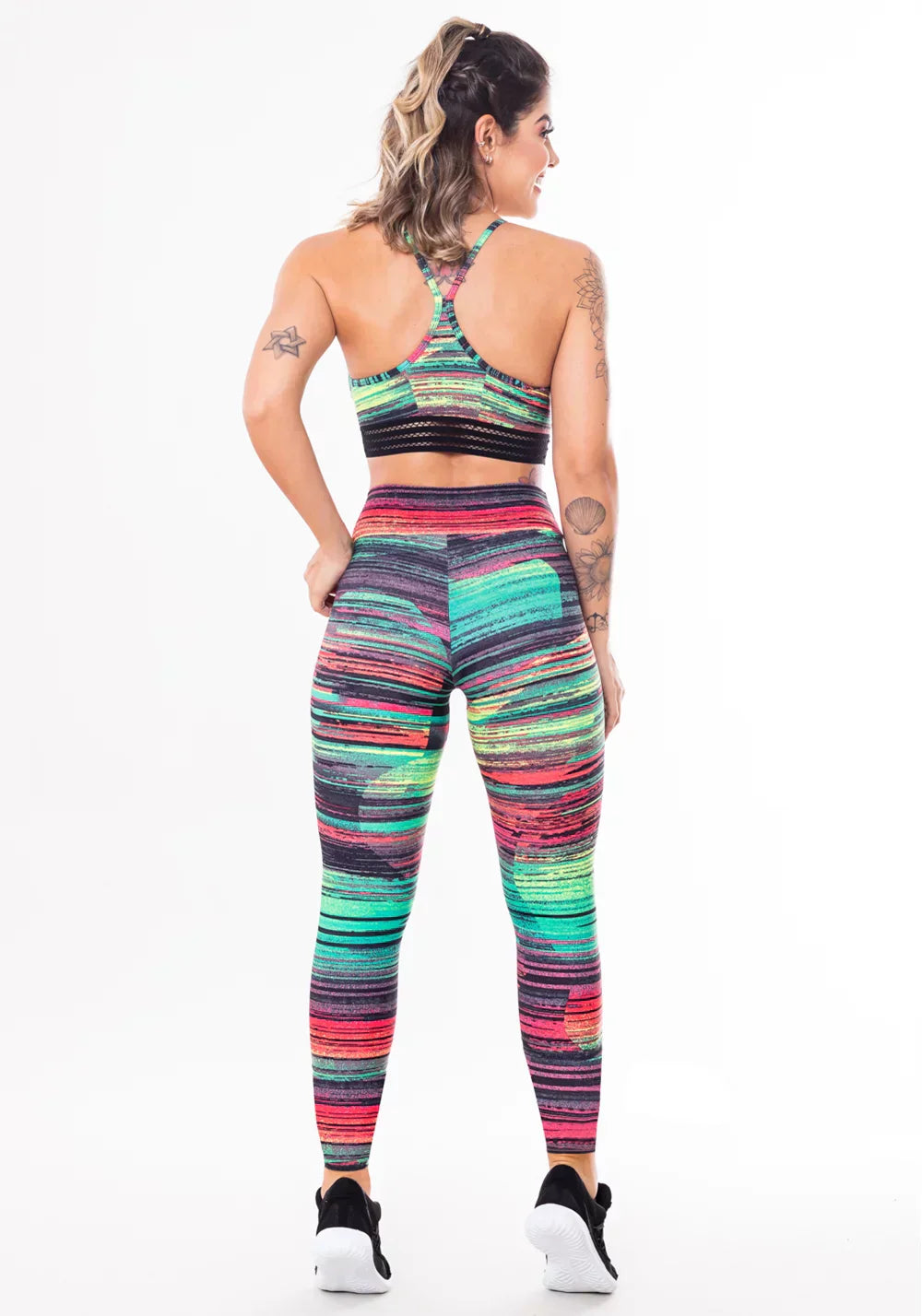 Conjunto fitness match poliamida estampada riscos coloridos (top+calça)