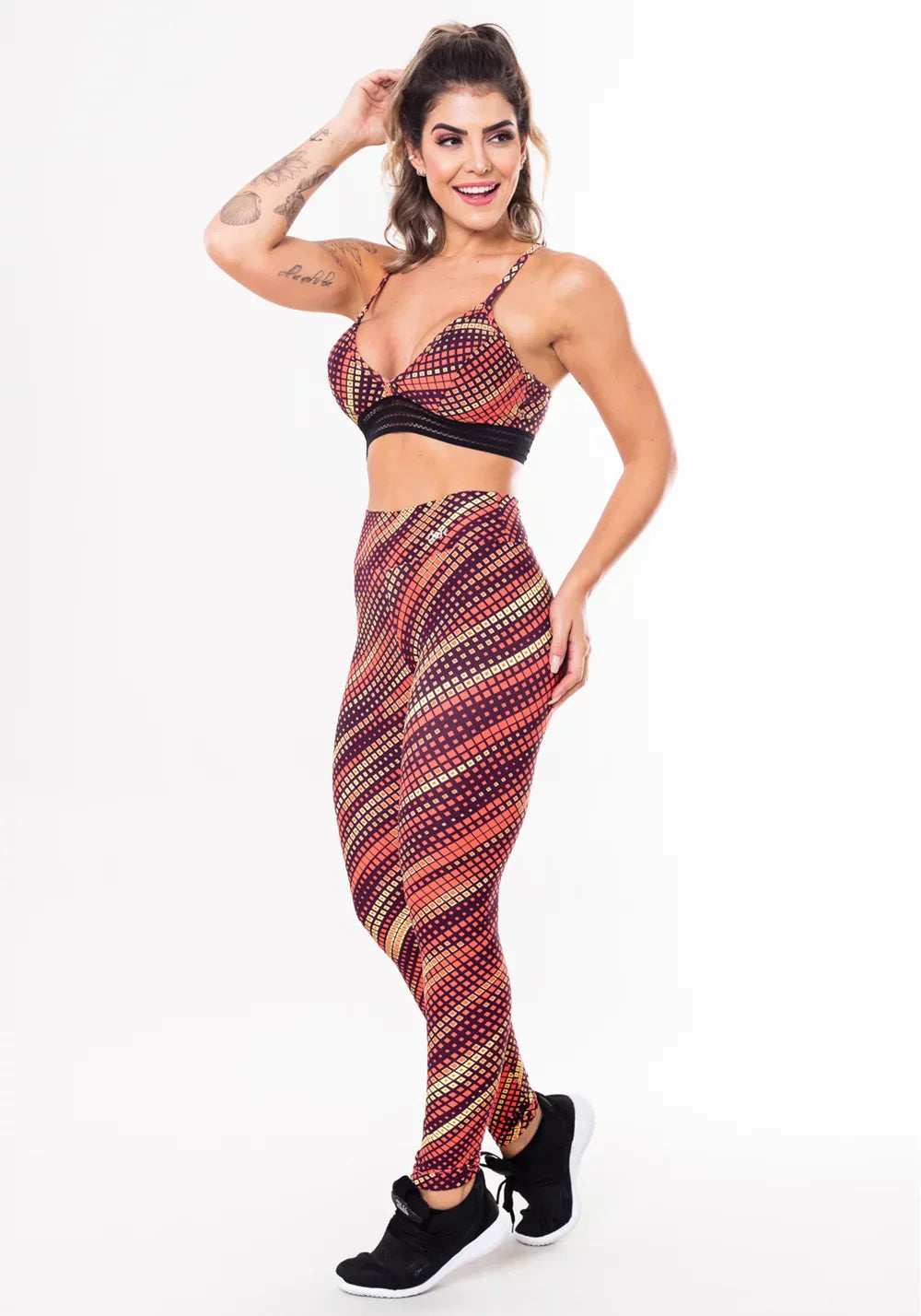 Conjunto fitness match poliamida estampada pixel laranja (top+calça)