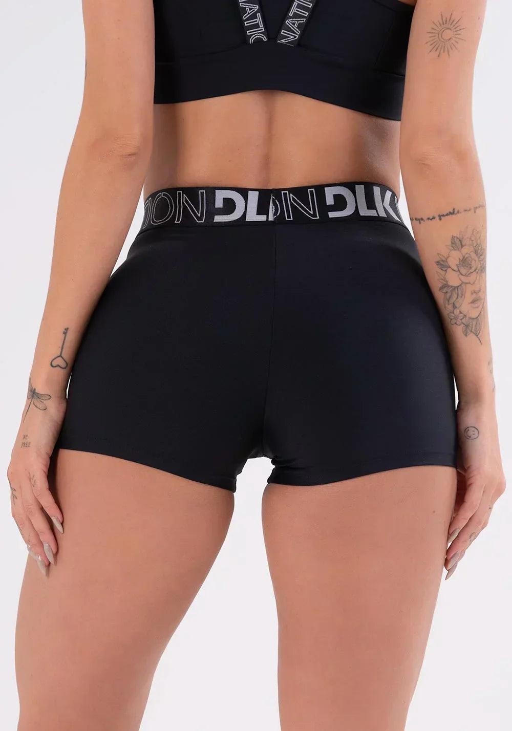 Conjunto Short nation com elástico na cintura + Top preto