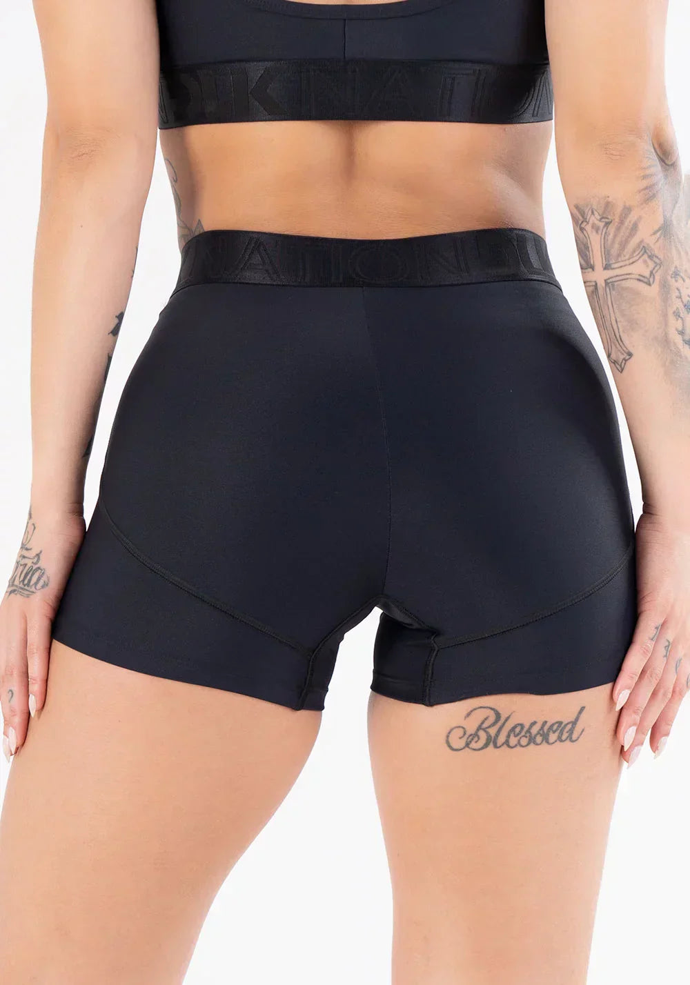 Conjunto Short nation + Top com elástico cruzado preto