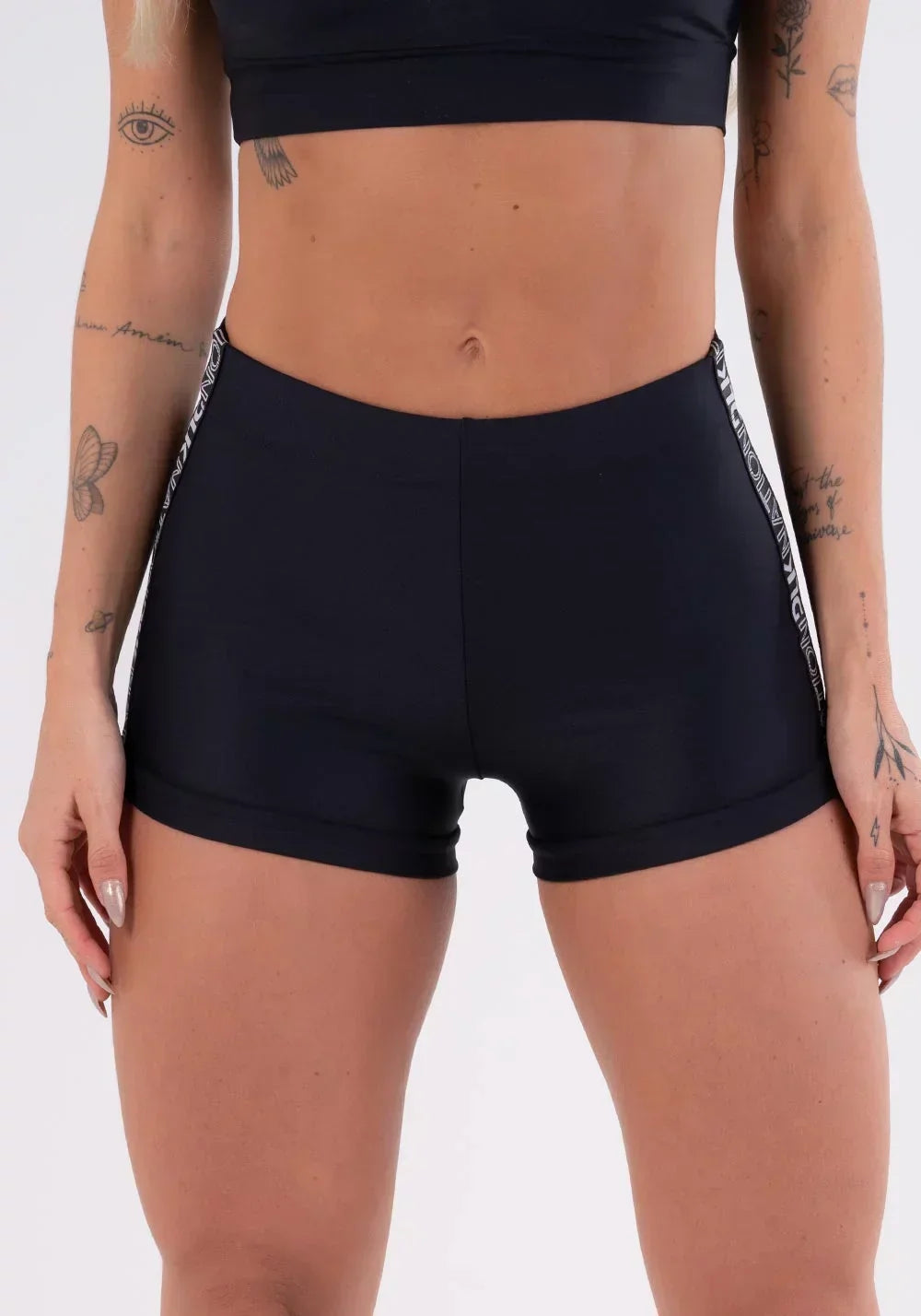 Conjunto Short nation com elástico personalizado na lateral + Top preto