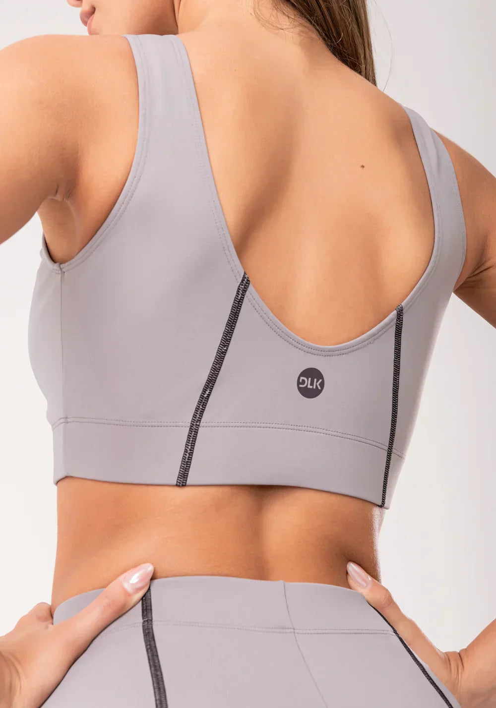 Conjunto Top fitness feminino + Bermuda cinza com pesponto oasis