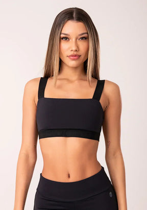 Conjunto Top fitness feminino + Bermuda preto com decote reto e elástico oasis