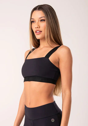 Conjunto Top fitness feminino + Bermuda preto com decote reto e elástico oasis