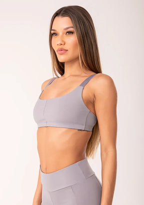 Conjunto Top fitness feminino + Bermuda cinza com alças de elástico oasis