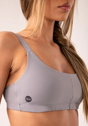 Conjunto Top fitness feminino + Bermuda cinza com alças de elástico oasis