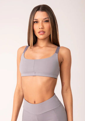 Conjunto Top fitness feminino + Bermuda cinza com alças de elástico oasis