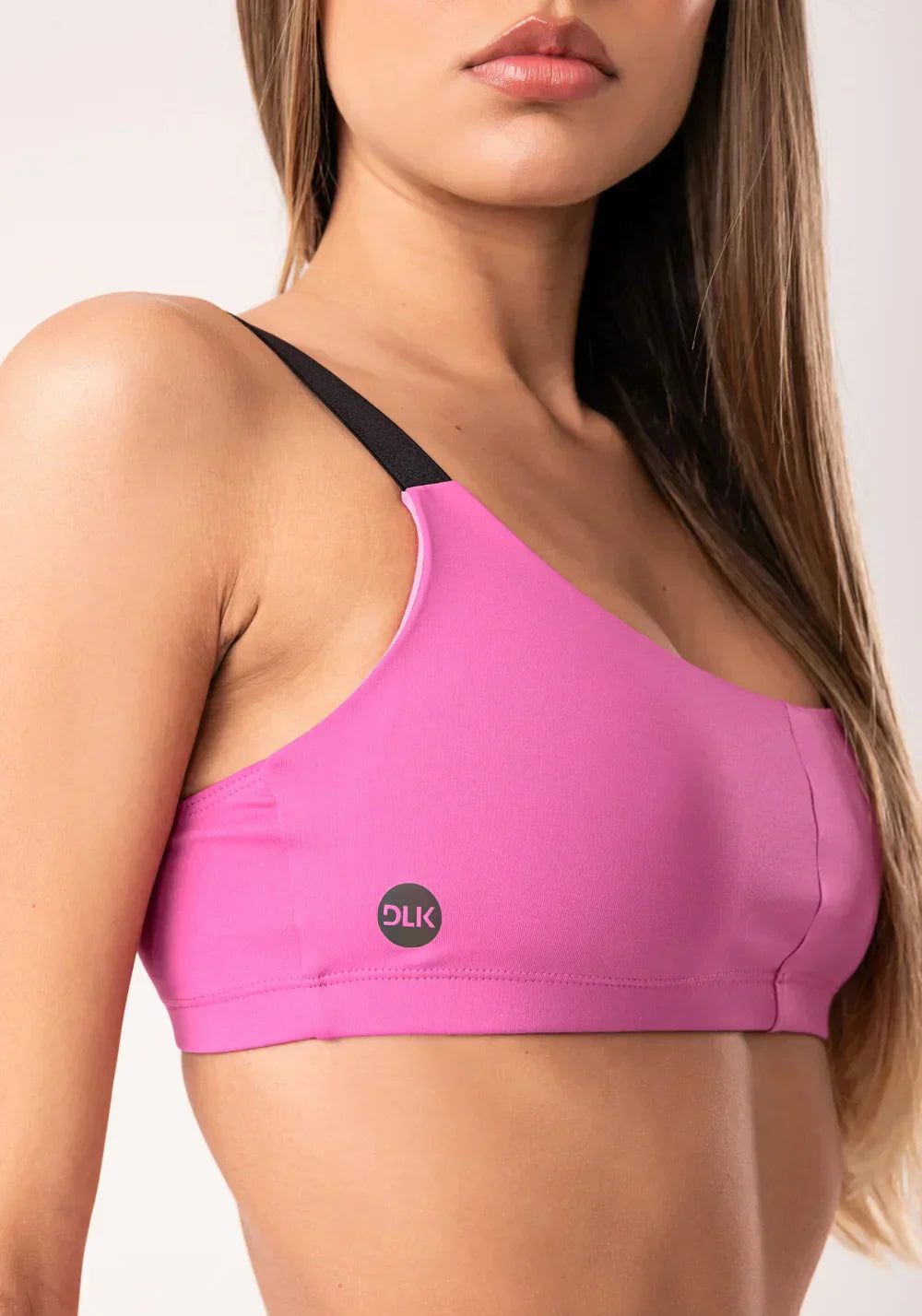 Conjunto Top fitness feminino + Bermuda rosa com alças de elástico oasis