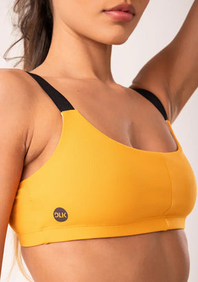 Conjunto Top fitness feminino + Bermuda amarelo com alças de elástico oasis