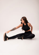 Conjunto Legging + Top fitness feminina preto com recortes harmony