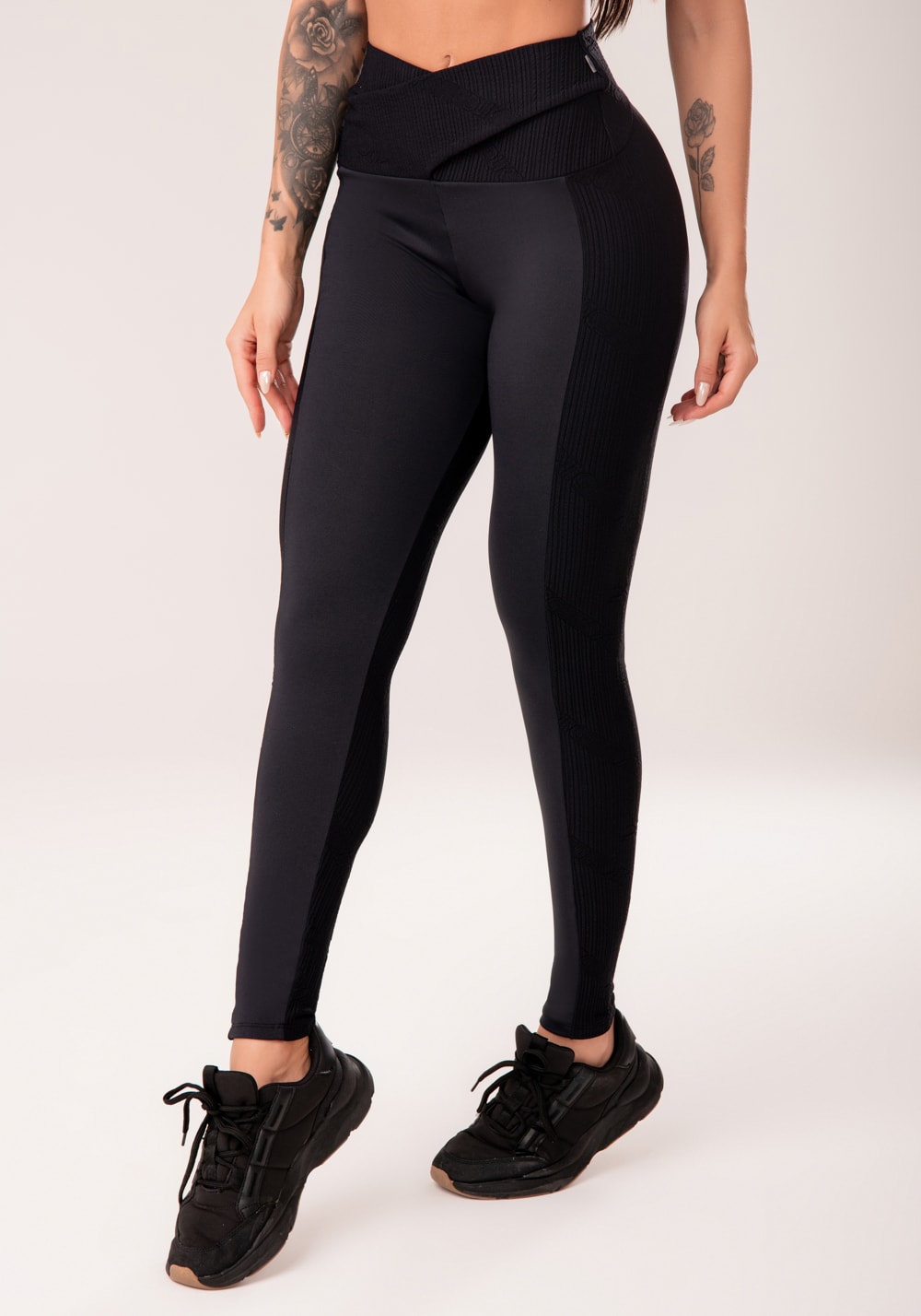 Conjunto Legging + Top fitness feminina preto cós transpassado harmony