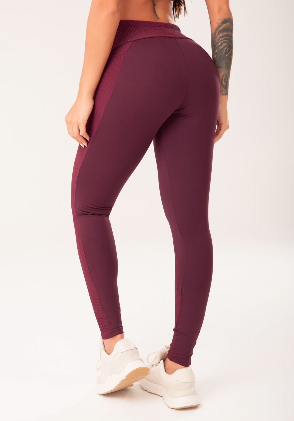 Conjunto Legging + Top fitness feminina vinho com recortes harmony