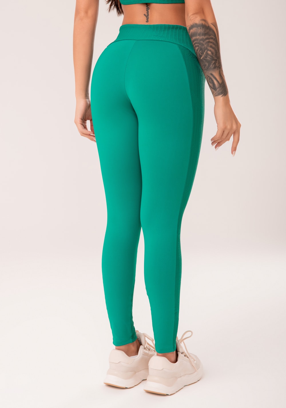 Conjunto Legging + Top fitness feminina verde com recortes harmony