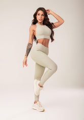 Conjunto Legging + Top fitness feminina oliva com recortes harmony