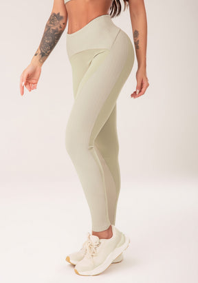 Conjunto Legging + Top fitness feminina oliva com recortes harmony