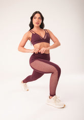 Conjunto Legging + Top fitness feminina vinho com recortes em tela harmony