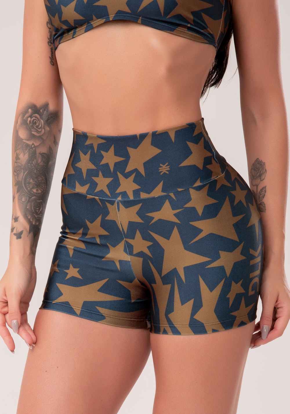 Conjunto Short + Top fitness feminino estampado estelar astral